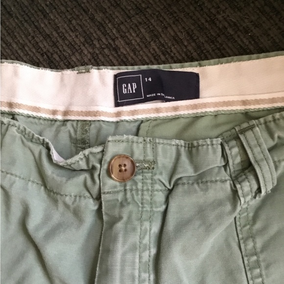 🐾 GAP size 14 shorts, green see listing for better color 🐾 - Picture 3 of 4